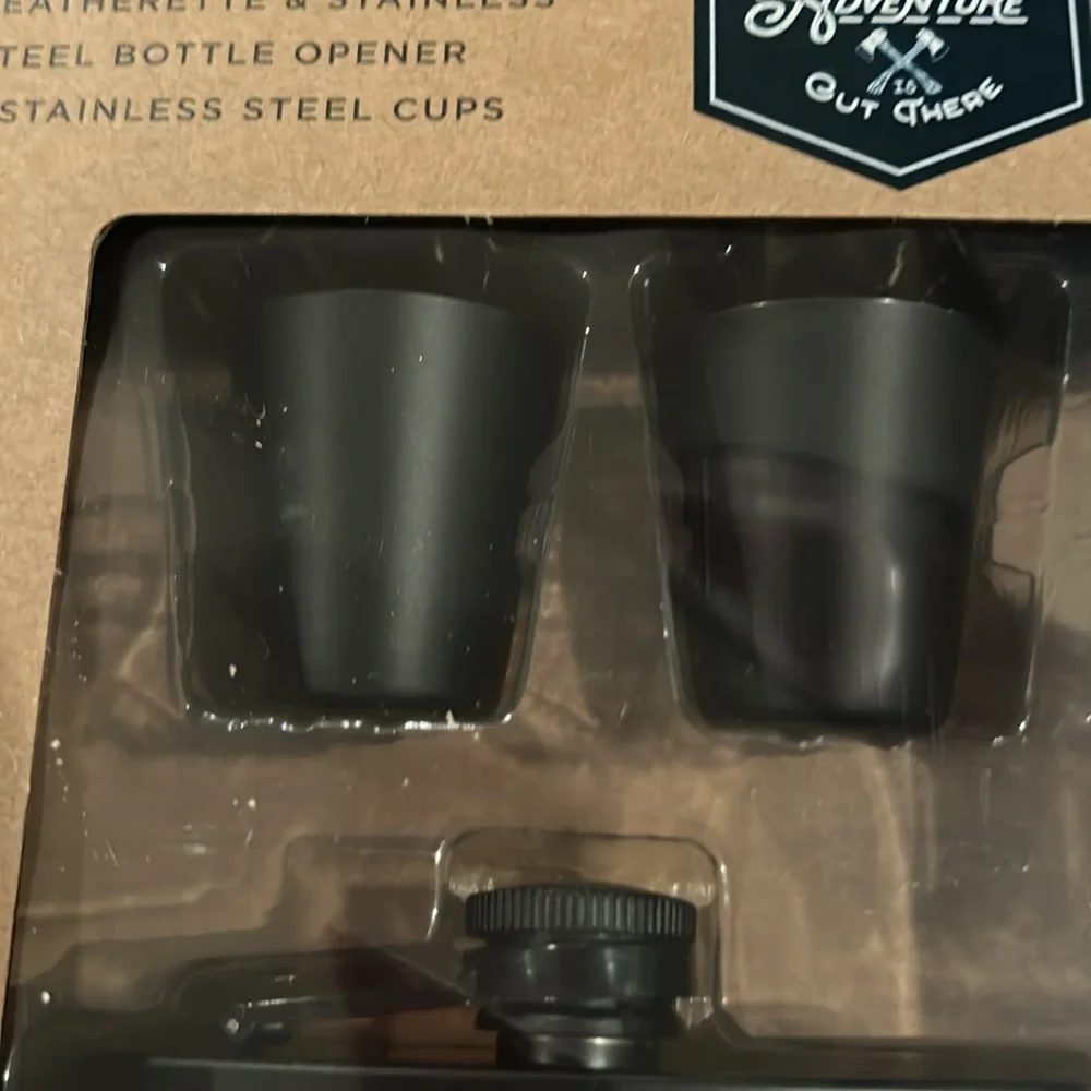 Deluxe Flask Gift Set NEW 4pieces